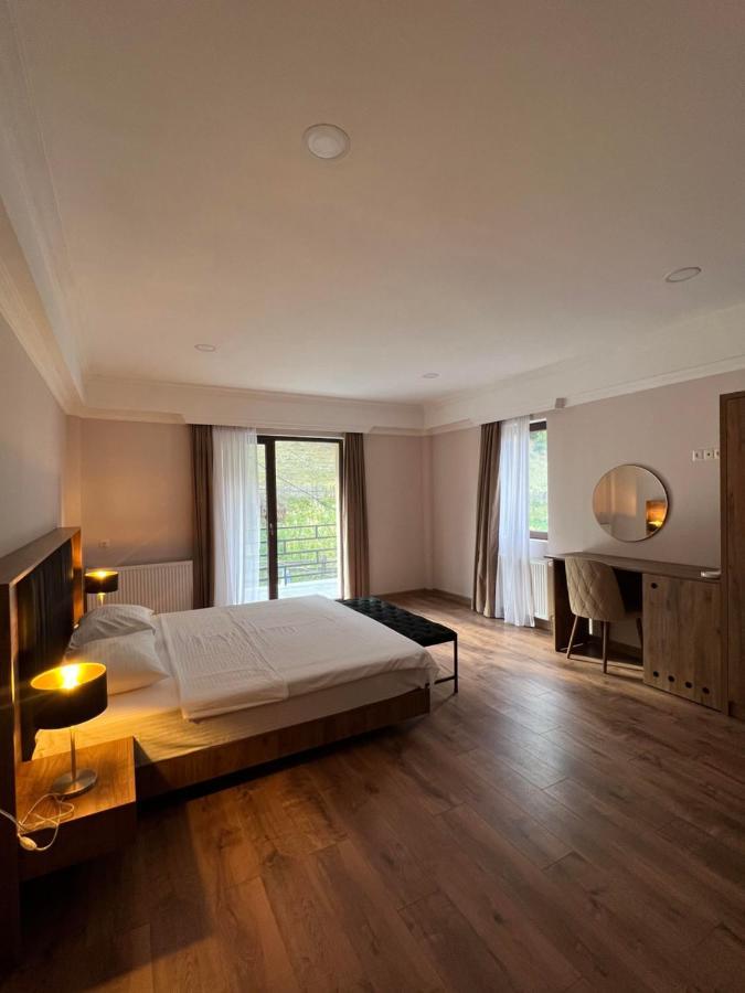 Lileo Inn Hotel Местия Екстериор снимка