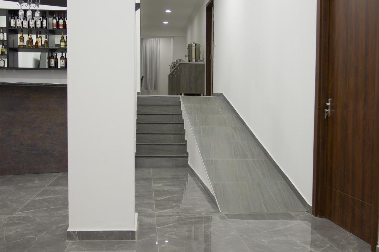 Lileo Inn Hotel Местия Екстериор снимка