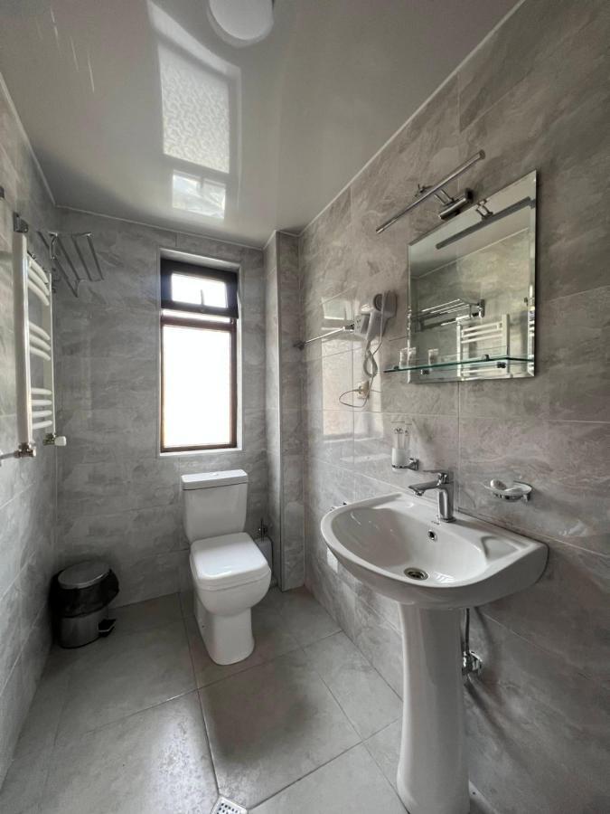 Lileo Inn Hotel Местия Екстериор снимка